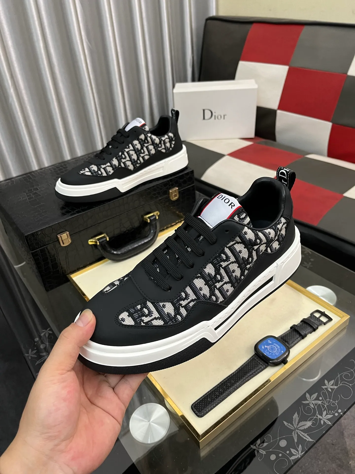 Men's men's shoes 💰420⌚️⌚️[Dior] 25ss new product B01 moral training shoes. The toe size design is a bit wider. The upper foot comfort is perfect. The threads are beautiful. Perfectly adaptable to trousers. Decorated with various classic details. Ideal for daily styling. Can be matched with various casual items to create exquisite looks. Fabric: First layer cowhide/lining sheepskin TPU original outsole Code number: 38-443️⃣Colors available